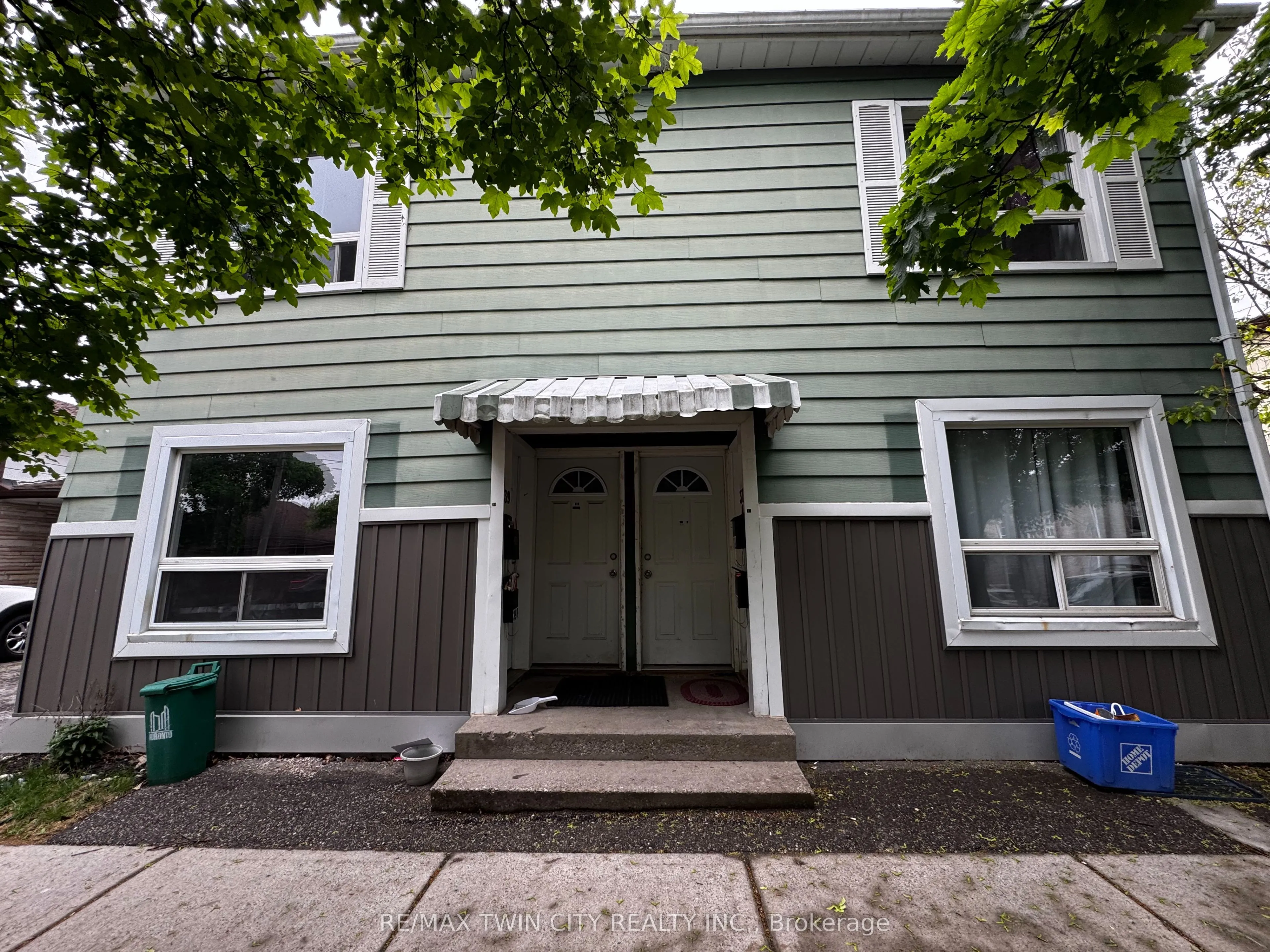 37 & 39 Pearl Street, ON N3T 3N5