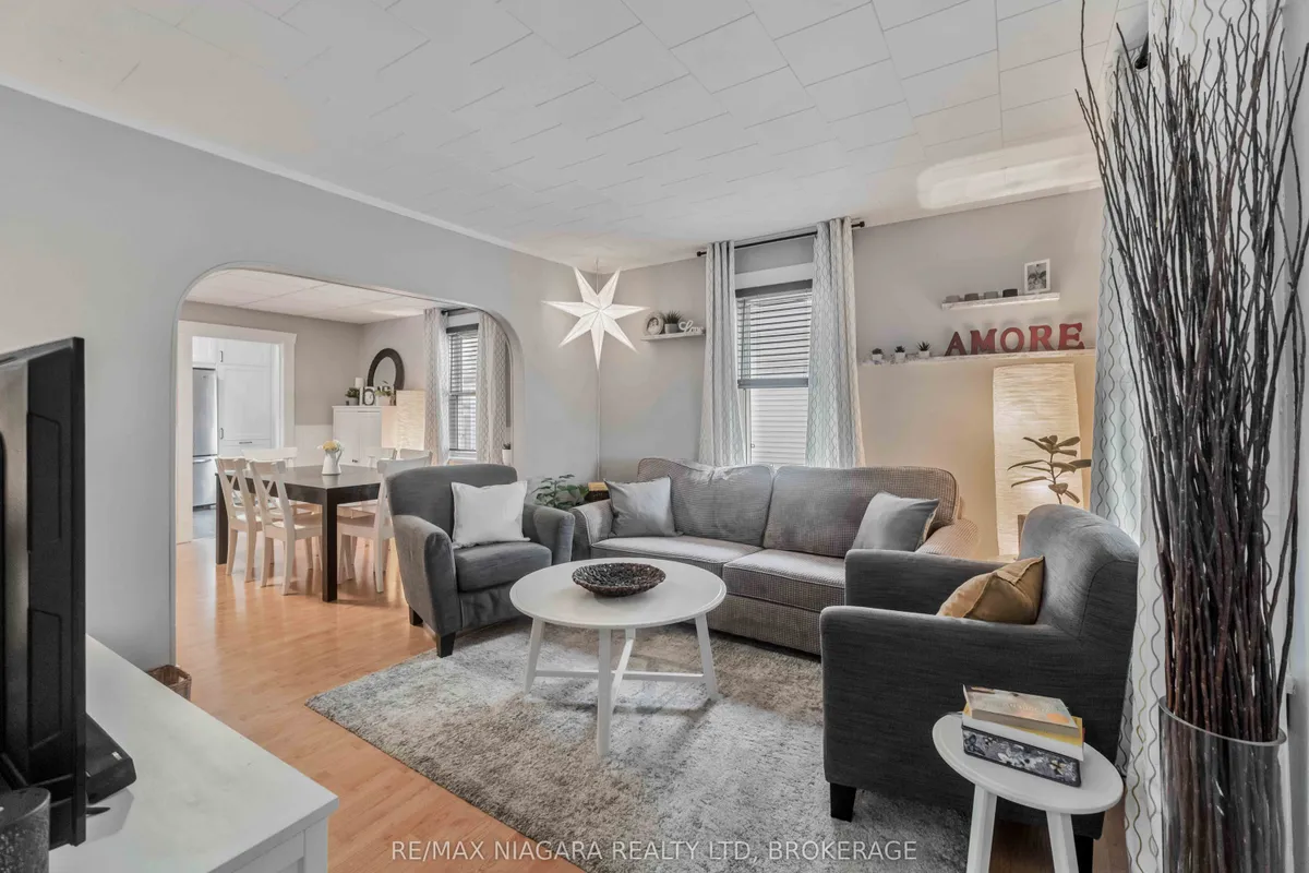 433 Davis Street, ON L3K 1Z7