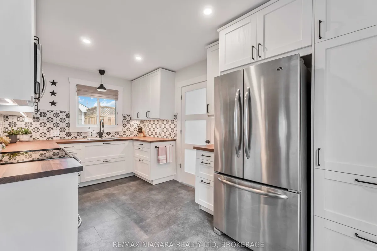 433 Davis Street, ON L3K 1Z7