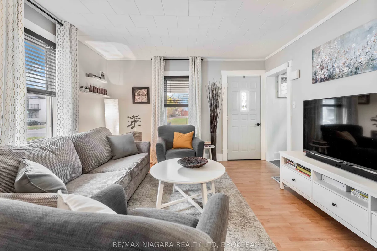 433 Davis Street, ON L3K 1Z7