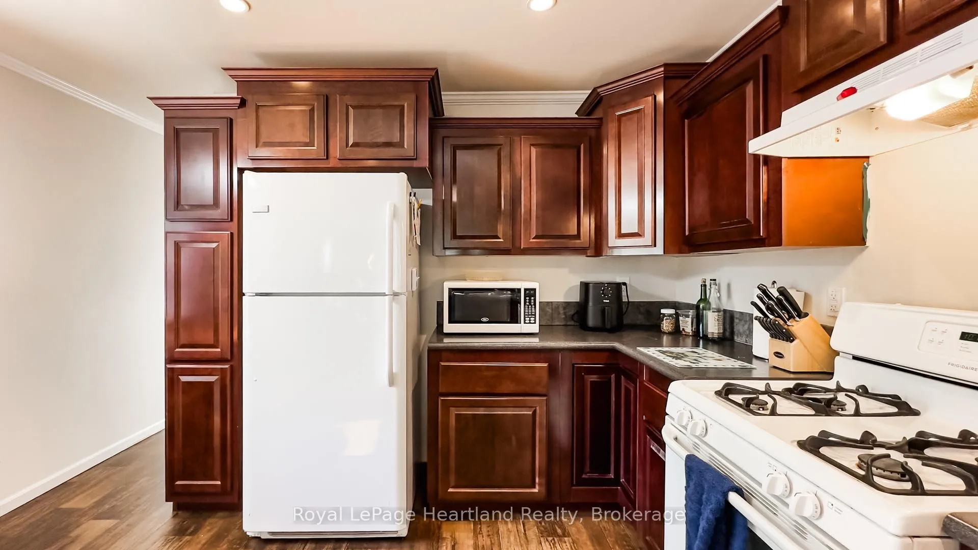 10 BLOOMSBURY Drive, ON N7A 3Y3