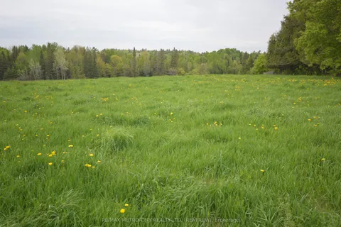 1810 Garden of Eden Road, ON K0J 1Y0