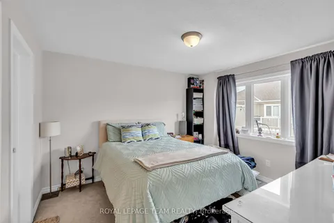 813 Beatrice Peak Court, ON K2J 6T6