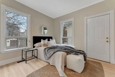 142 Sanford Avenue, ON L8L 5Z5