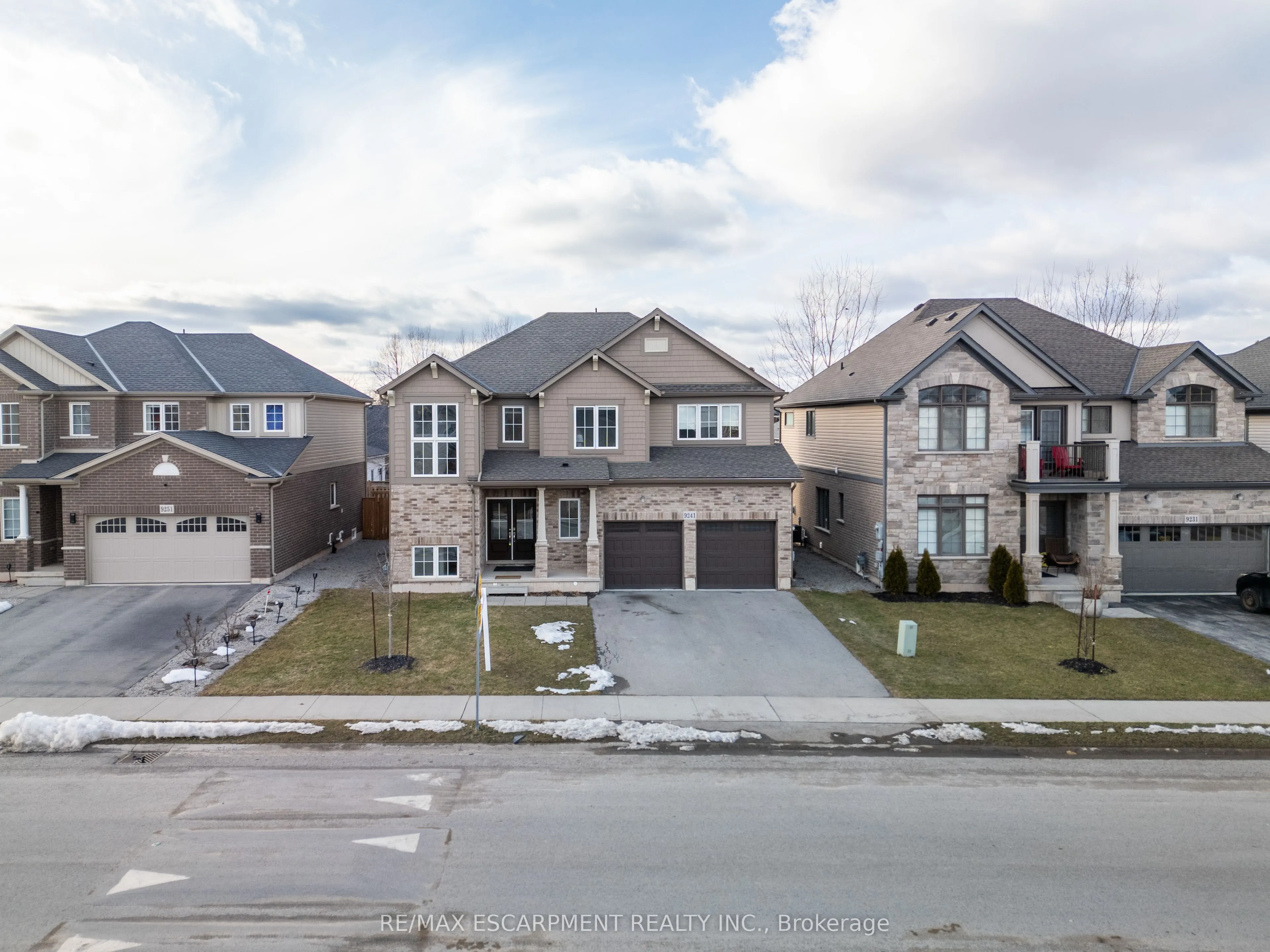 9241 Tallgrass Avenue, ON L2G 0Y2