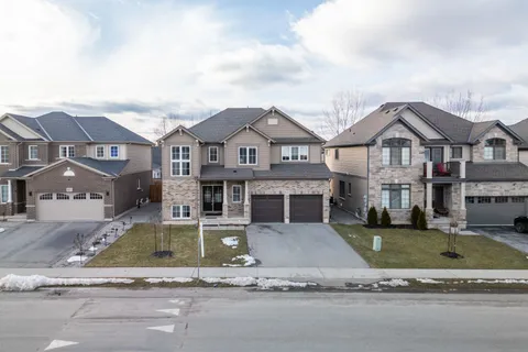 9241 Tallgrass Avenue, ON L2G 0Y2