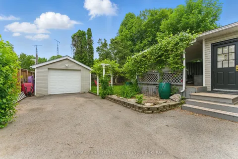 68 Carlton Street, ON L2R 1P8