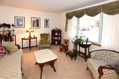 17 Trillium Lane, ON K9H 6J5