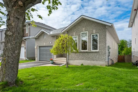 34 Schooner Drive, ON K7K 7J8