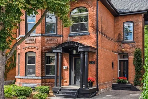 220 Herkimer Street, ON L8P 2H6