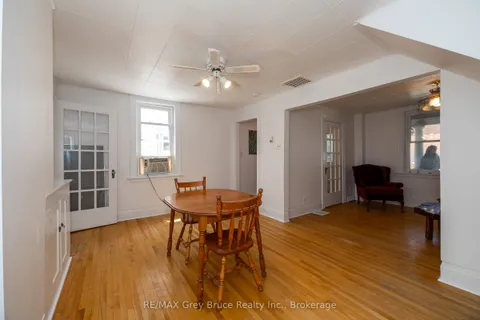 1809 3rd Avenue, ON N4K 4R7