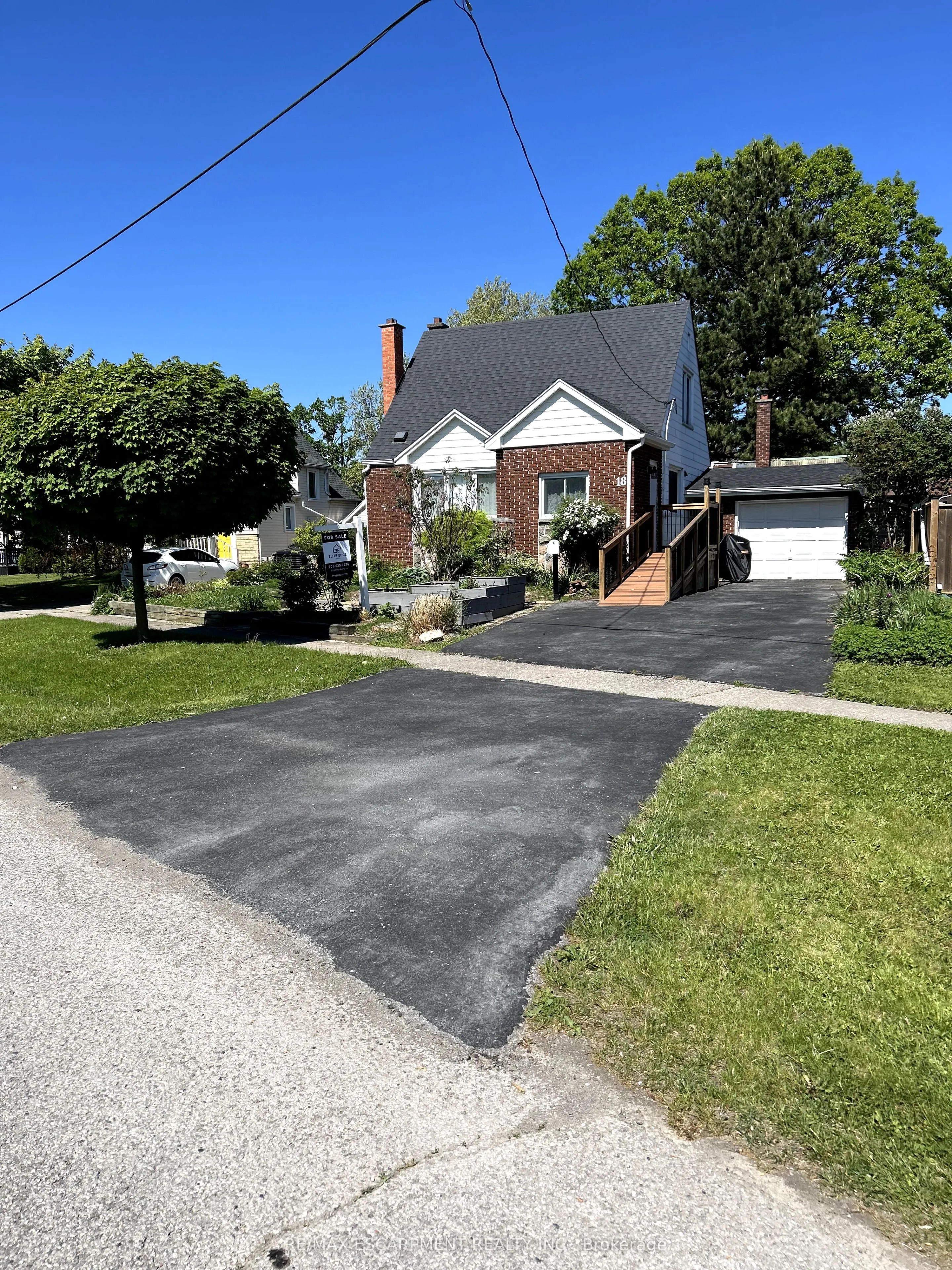 18 Flanders Avenue, ON L2M 5X3