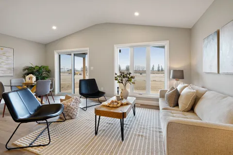 78 Queen Street, ON N0M 1A0