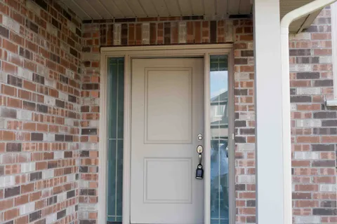 7 Berkshire Drive, ON L2M 3Y3