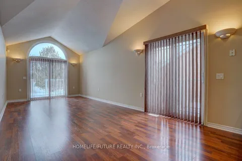 11 Alder Court, ON K8P 5L5