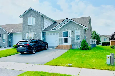 11 Alder Court, ON K8P 5L5
