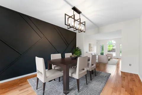 215 Walden Drive, ON K2K 2K6