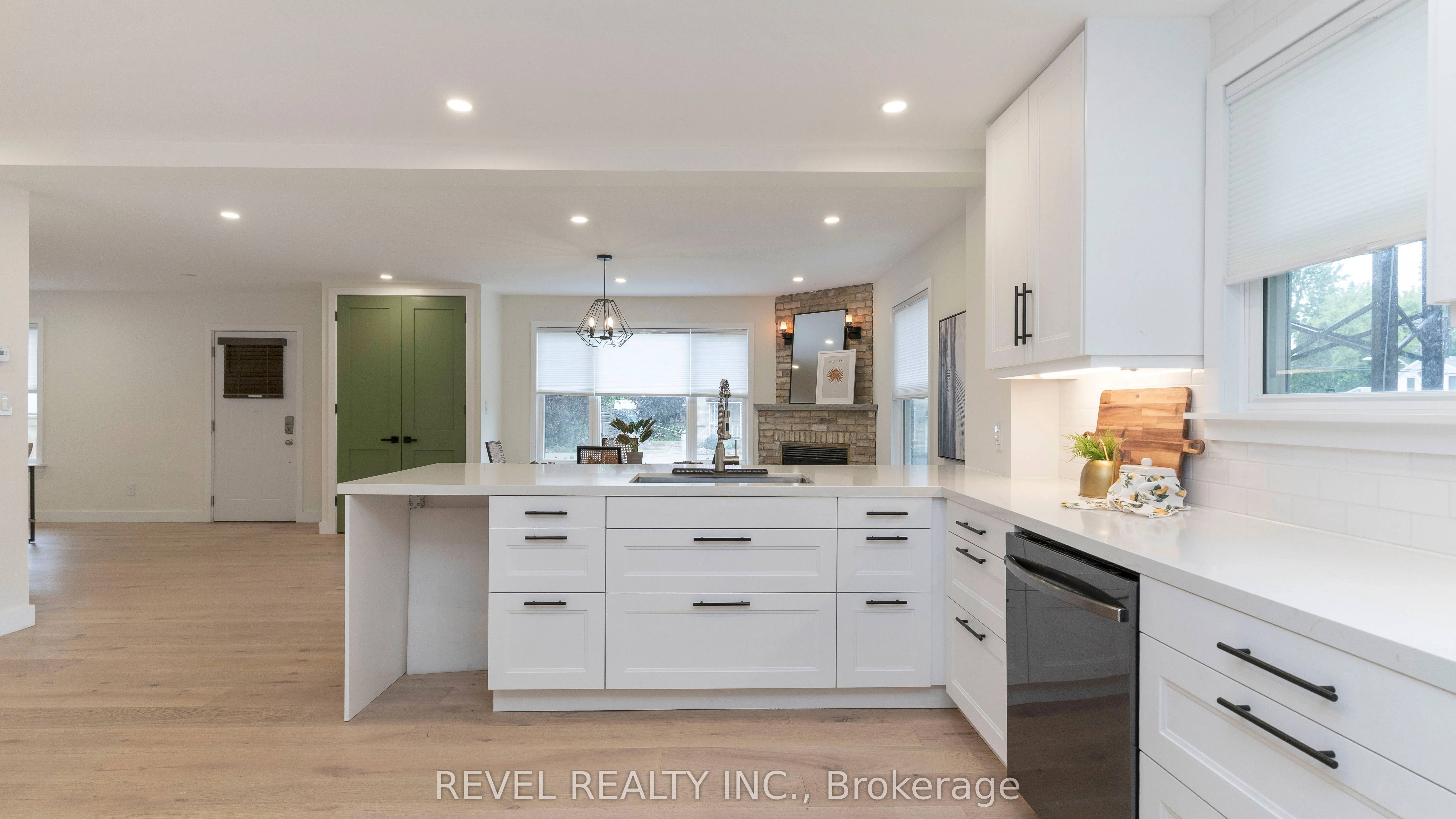 15 Victoria Avenue, ON N0M 1M0