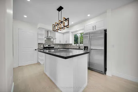 12 Field Road, ON N6P 1C5