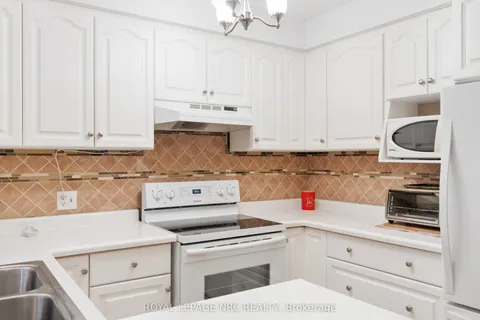 30 Juliana Crescent, ON L2N 4B4