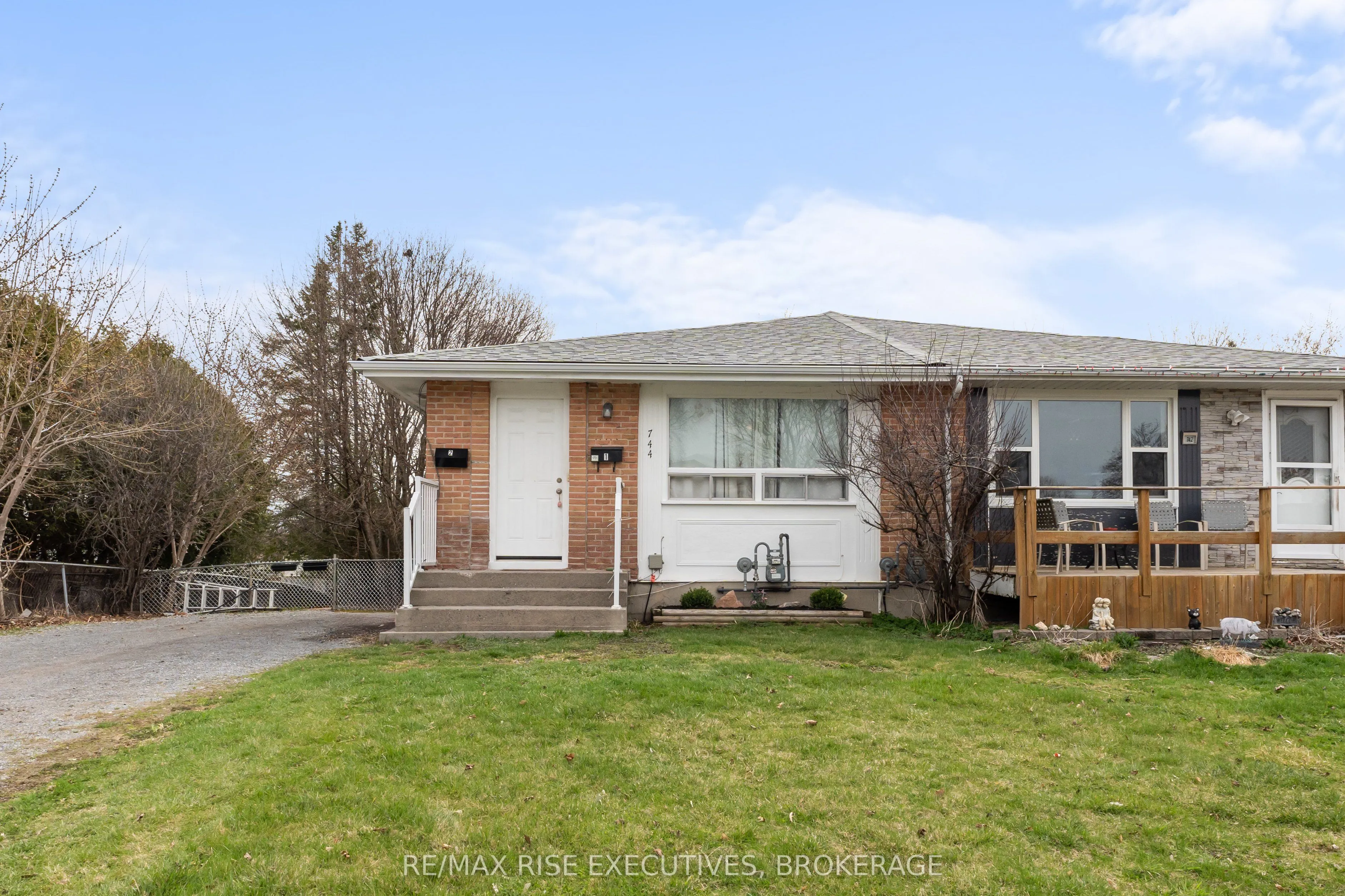 744 Selkirk Road, ON K7P 1A5