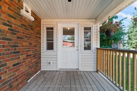 121 Queen Street, ON N0G 2L1