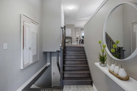 3 Berkshire Drive, ON L2M 3Y3