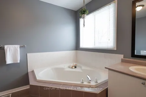 229 Marla Court, ON N7G 4L8