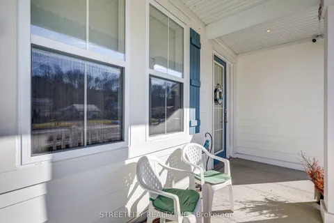 437 George Street, ON N5L 0B1