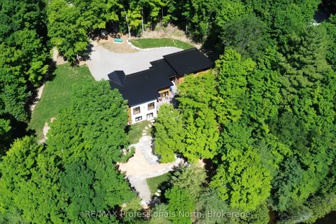 1041 Minaki Lane, ON K0M 2K0
