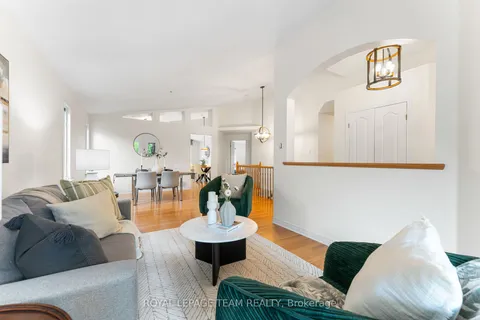 33 Waterthrush Crescent, Kanata, ON K2M 2T8