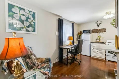 10 McClary Avenue, ON N6C 1P7
