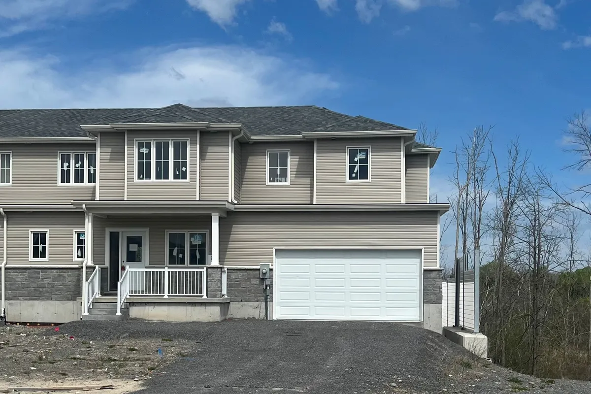24 Glacier Crescent, ON K8N 0T6