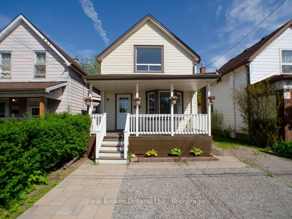 10 Albemarle Street, ON L8L 7G3