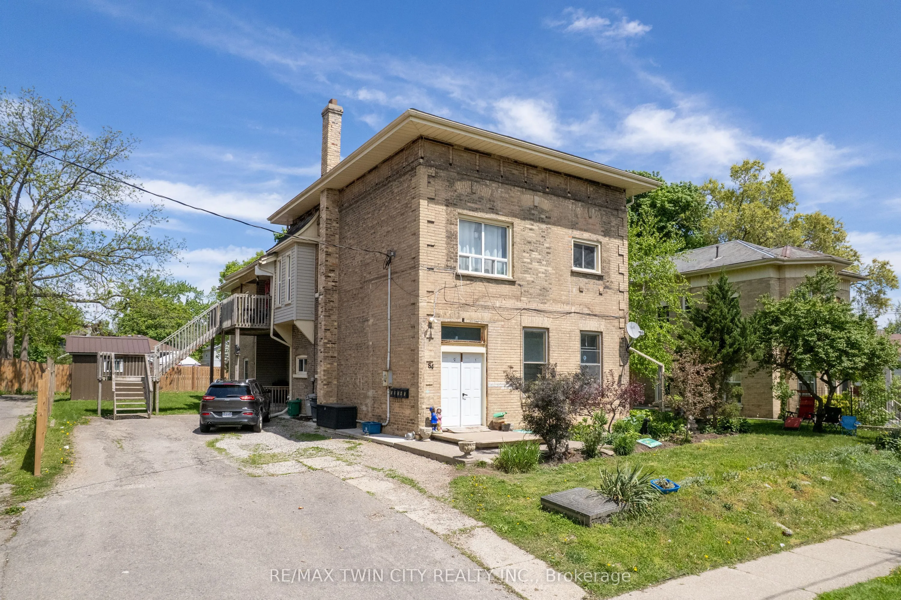 84 sheridan Street, ON N3T 2R4