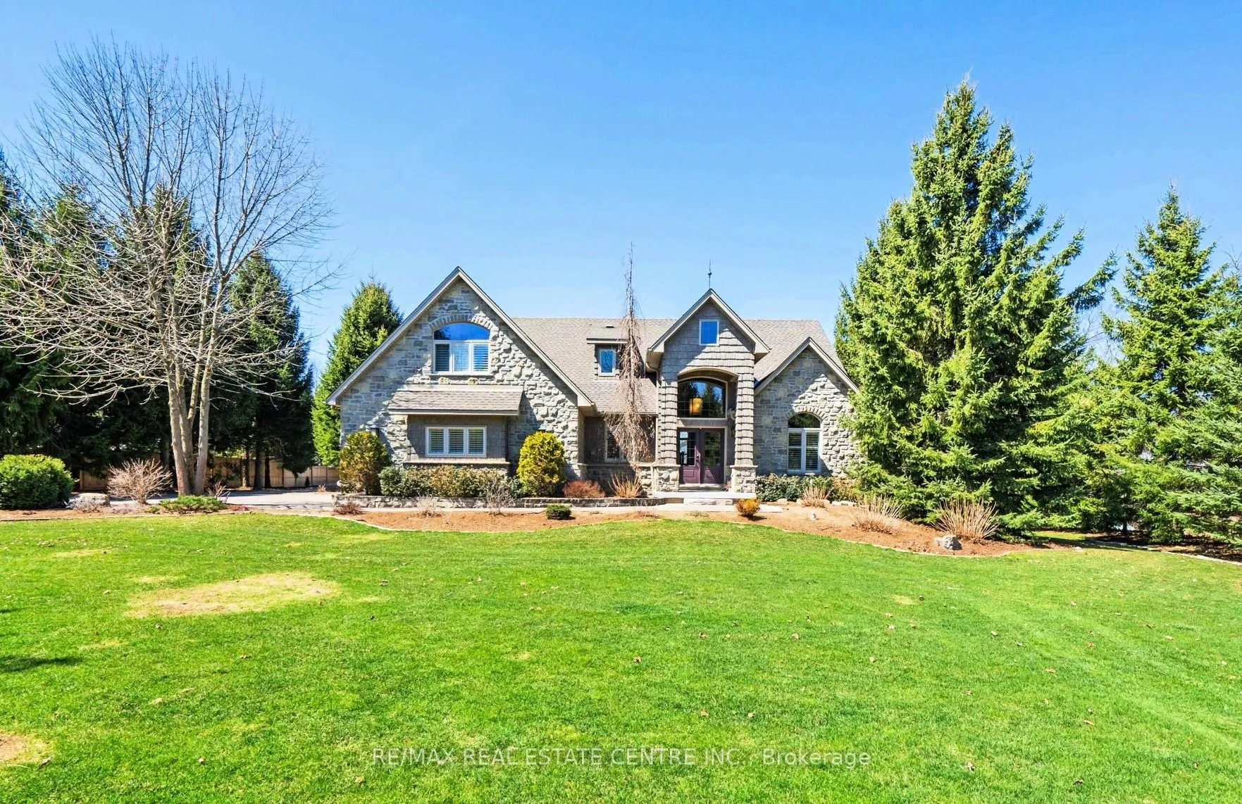 203 East River Road, ON N0E 1N0