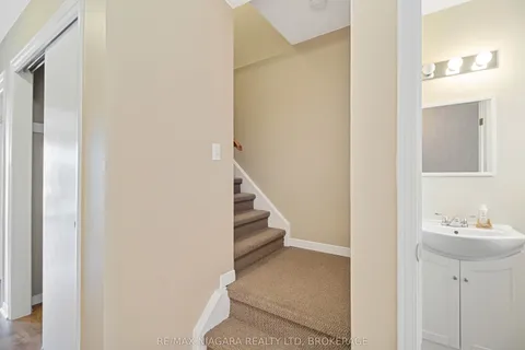 18 JULIE Drive, ON L2V 4L5