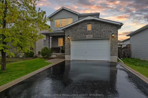 1482 Albany Drive, ON K7P 0B8