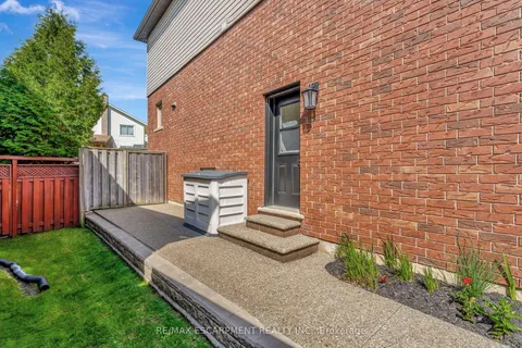 130 Napoli Drive, ON L9C 6X2