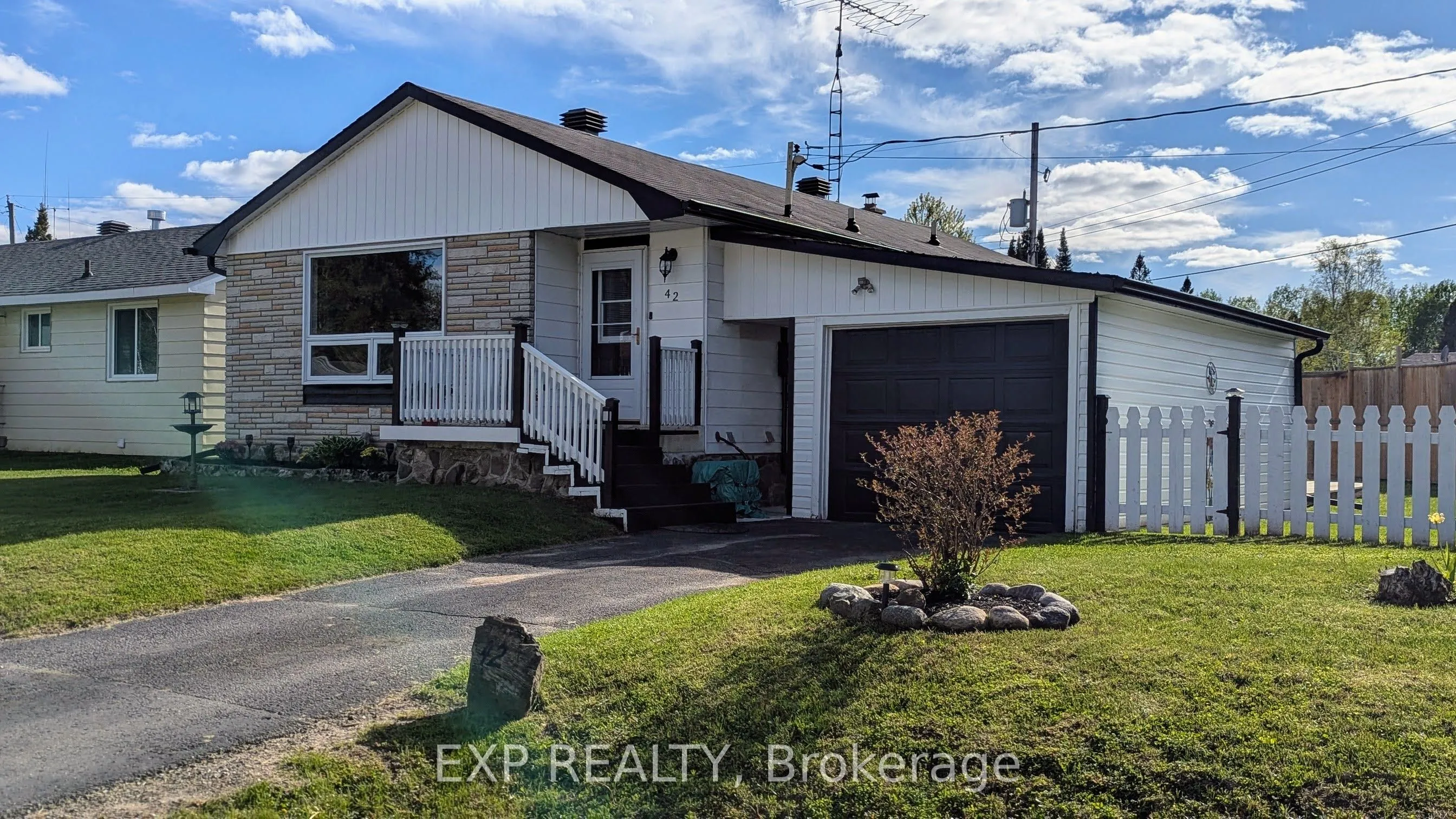 42 Larch Street, ON K0L 1M0