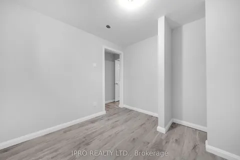 7878 SEABISCUIT Drive, ON L2H 3T9