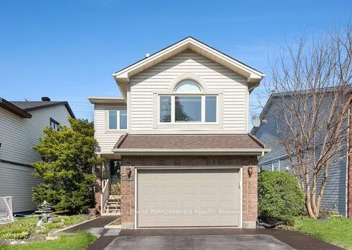 27 Briermoor Crescent, ON K1T 3G7