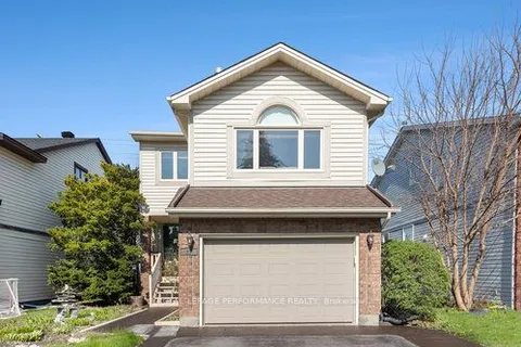 27 Briermoor Crescent, ON K1T 3G7