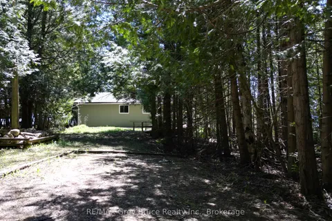 282 Barney's Boulevard, ON N0H 1Z0