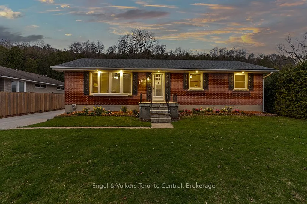 596 6TH Avenue, ON N4K 5E7