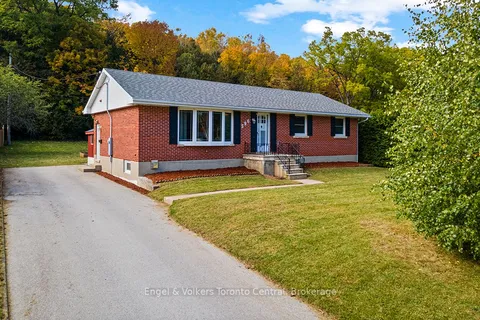 596 6TH Avenue, ON N4K 5E7