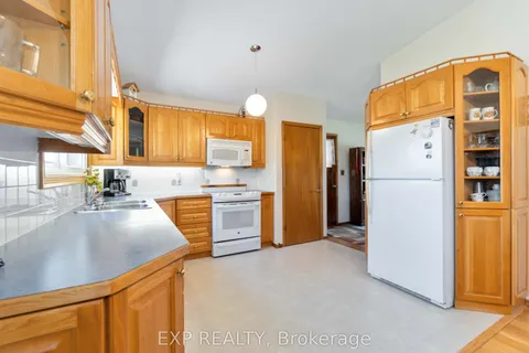 5 Fairway Crescent, ON K6V 3V1