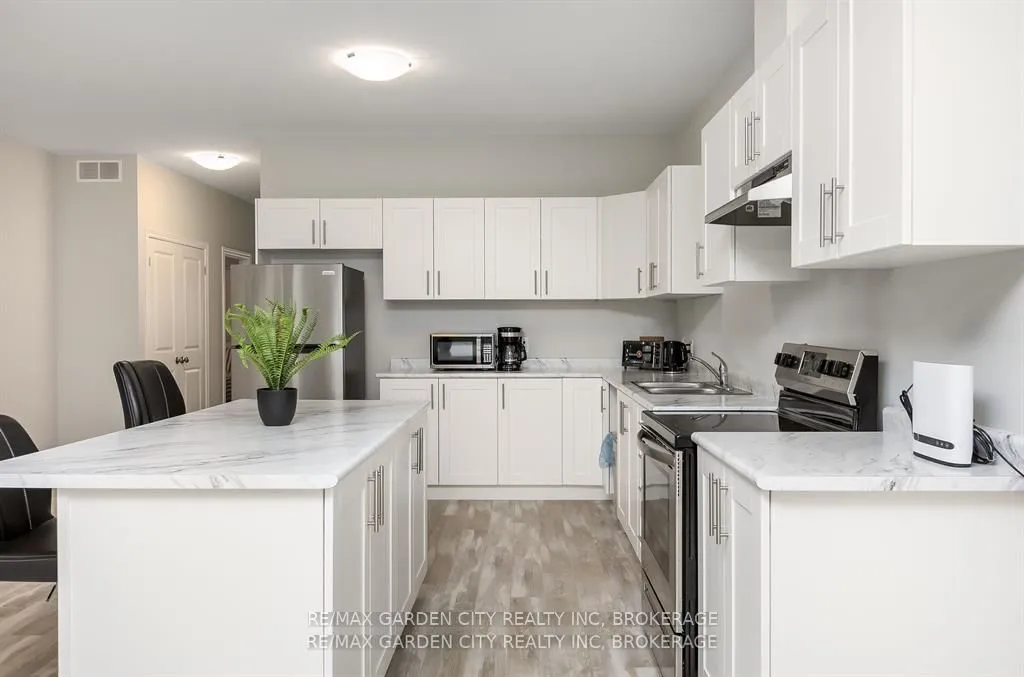 34 BOUNTY Avenue, ON L2V 0H3