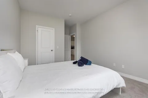 34 BOUNTY Avenue, ON L2V 0H3