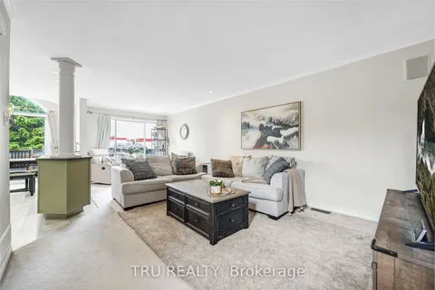 102 Southpointe Avenue, ON K2J 4T5